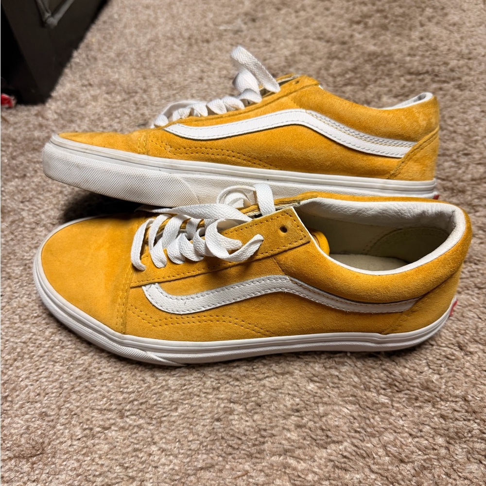 Vans Yellow Suede Sneakers Mens size 7 Women’s size 8.5